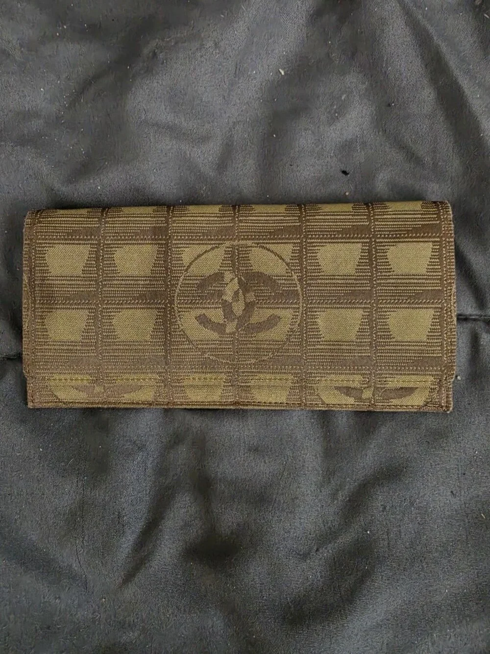 AUTHENTIC Chanel Brown & Green Monogram Canvas Wallet - Picture 3 of 8